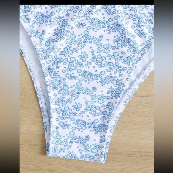 2 pieces bikini set floral blue NWT - Picture 2 of 3